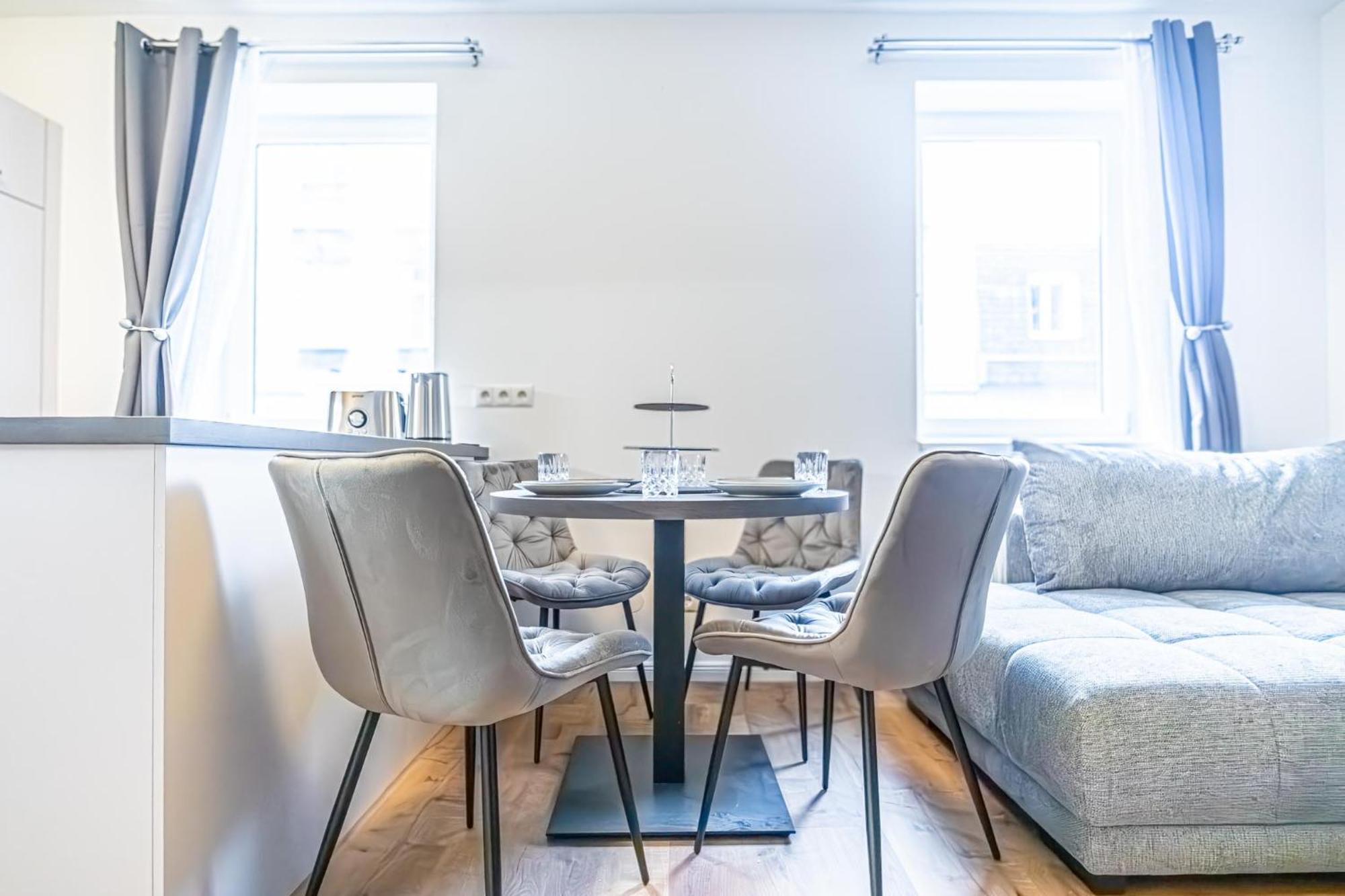 Charming 1Br And 1Lr Apt Modern Design Donaustadt เวียนนา ภายนอก รูปภาพ