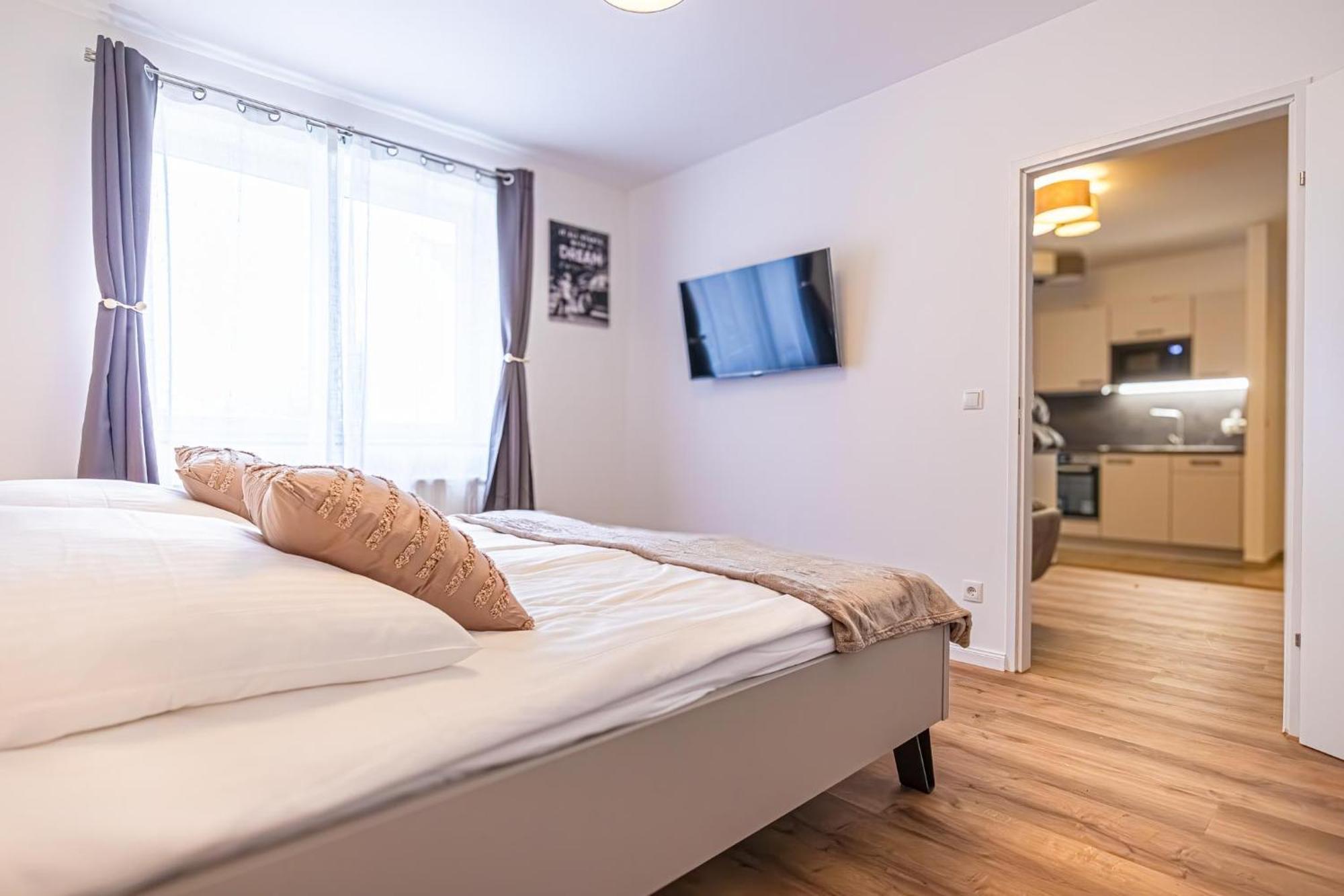 Charming 1Br And 1Lr Apt Modern Design Donaustadt เวียนนา ภายนอก รูปภาพ