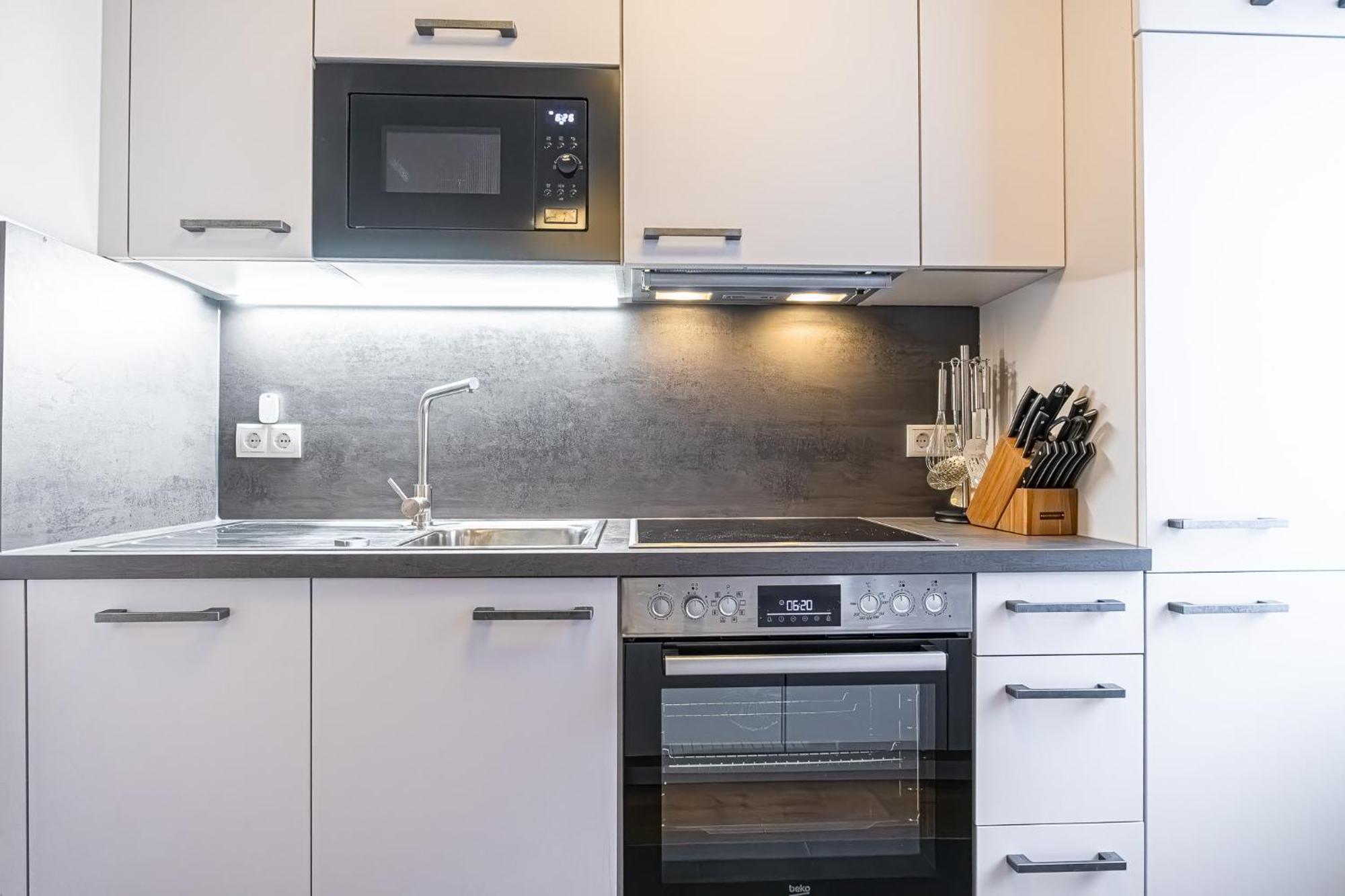 Charming 1Br And 1Lr Apt Modern Design Donaustadt เวียนนา ภายนอก รูปภาพ