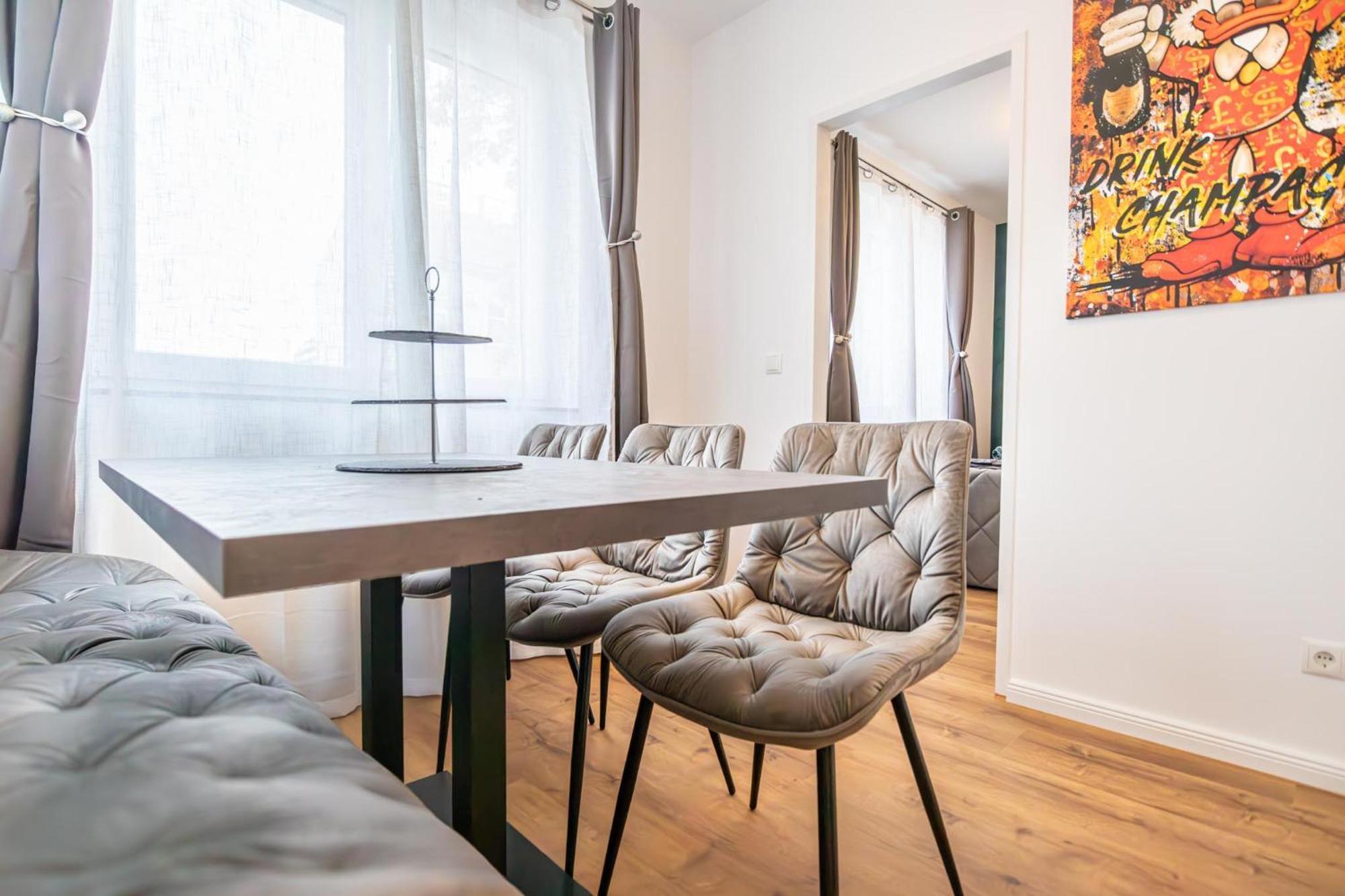 Charming 1Br And 1Lr Apt Modern Design Donaustadt เวียนนา ภายนอก รูปภาพ