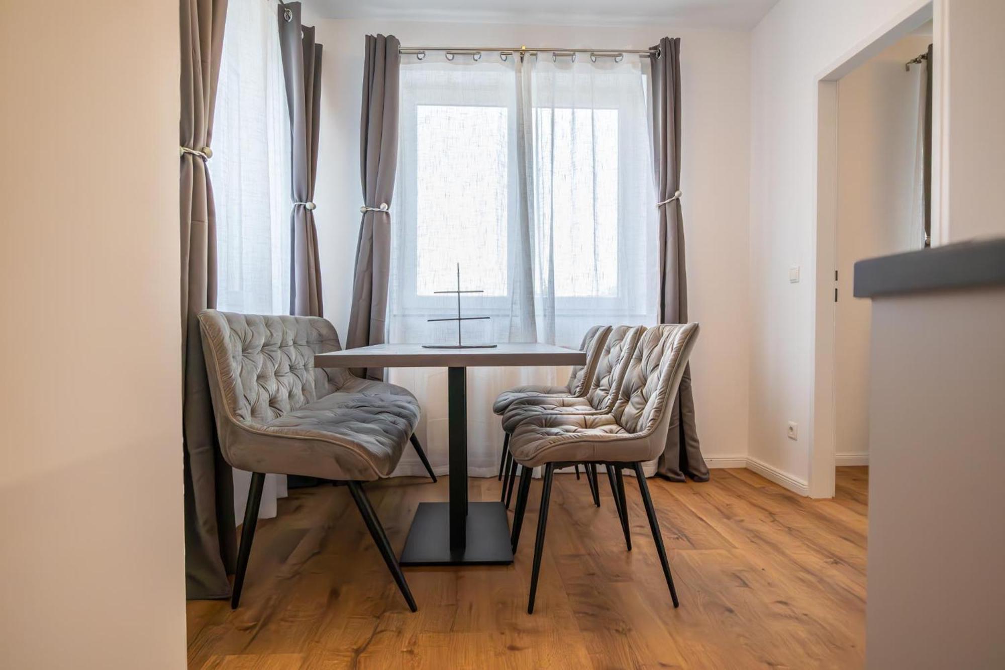 Charming 1Br And 1Lr Apt Modern Design Donaustadt เวียนนา ภายนอก รูปภาพ