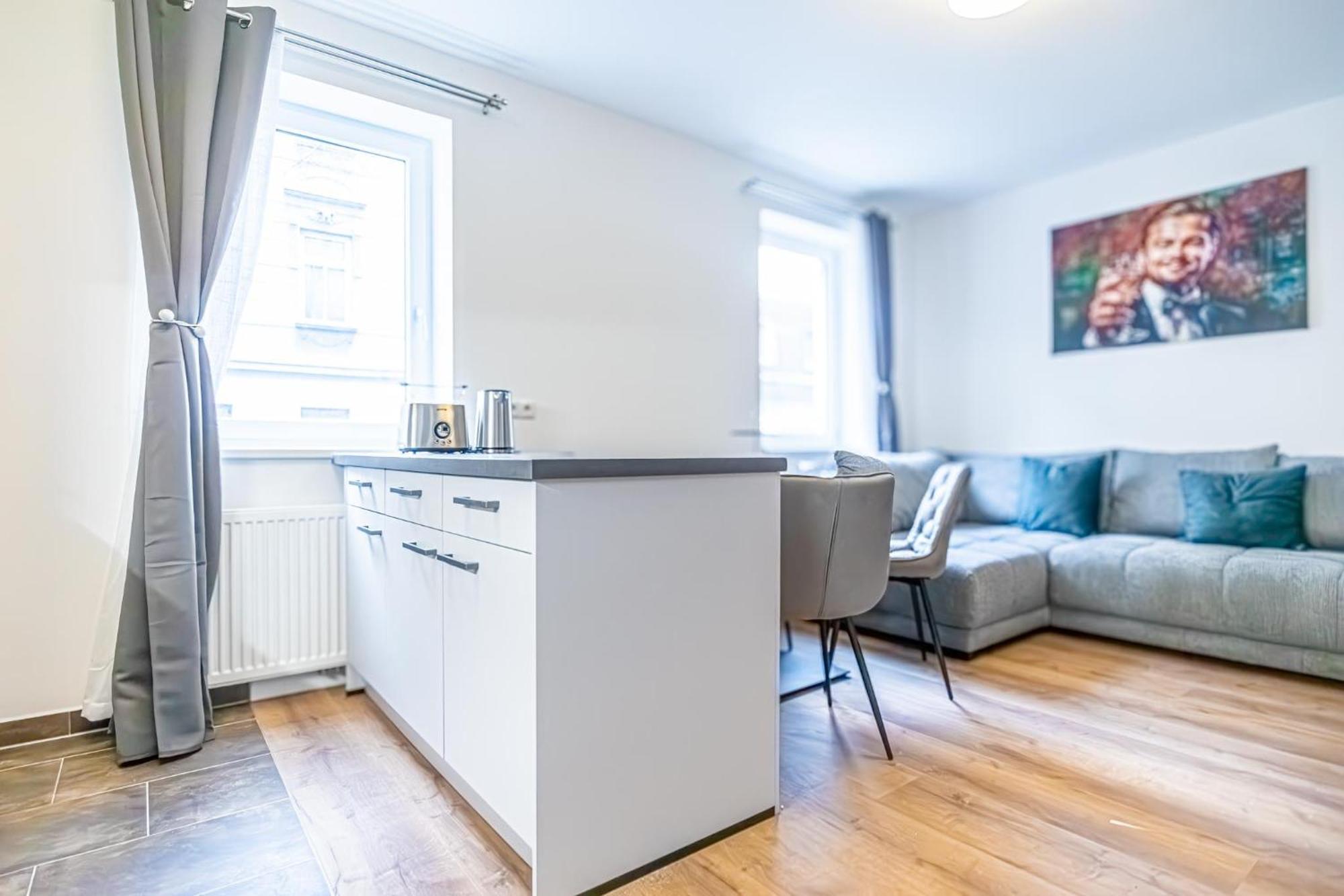 Charming 1Br And 1Lr Apt Modern Design Donaustadt เวียนนา ภายนอก รูปภาพ