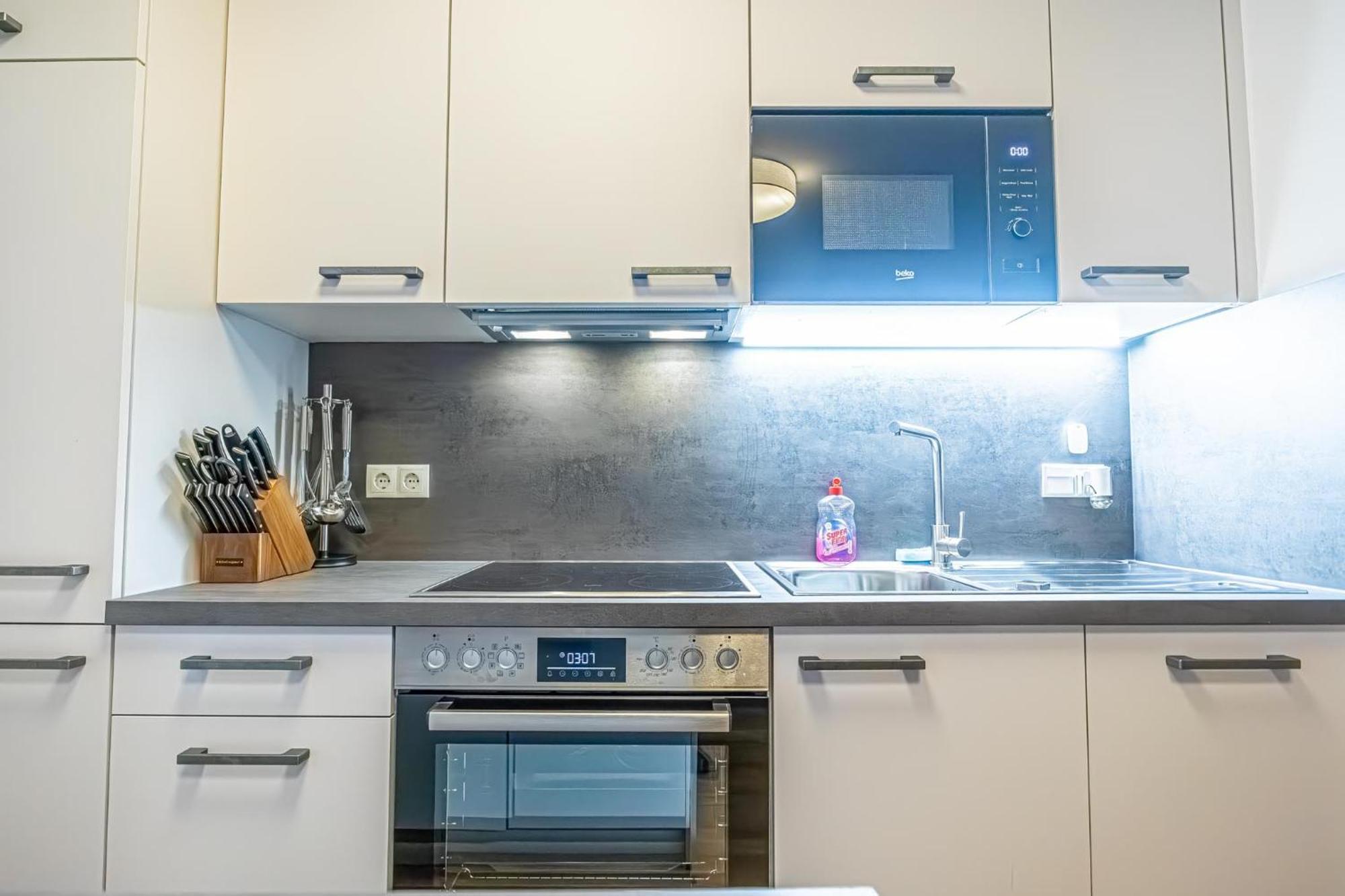 Charming 1Br And 1Lr Apt Modern Design Donaustadt เวียนนา ภายนอก รูปภาพ