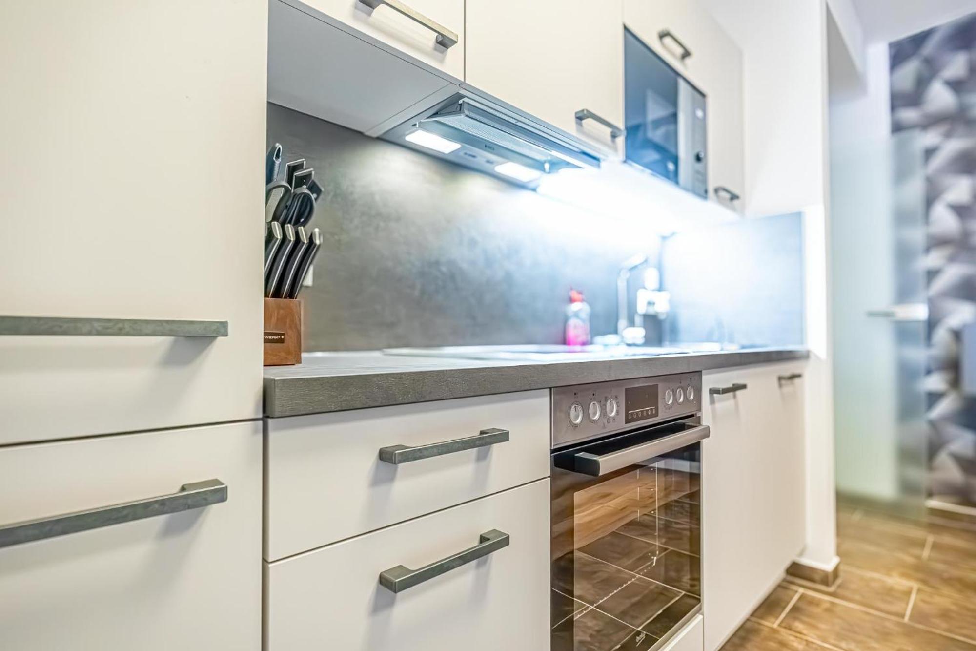 Charming 1Br And 1Lr Apt Modern Design Donaustadt เวียนนา ภายนอก รูปภาพ