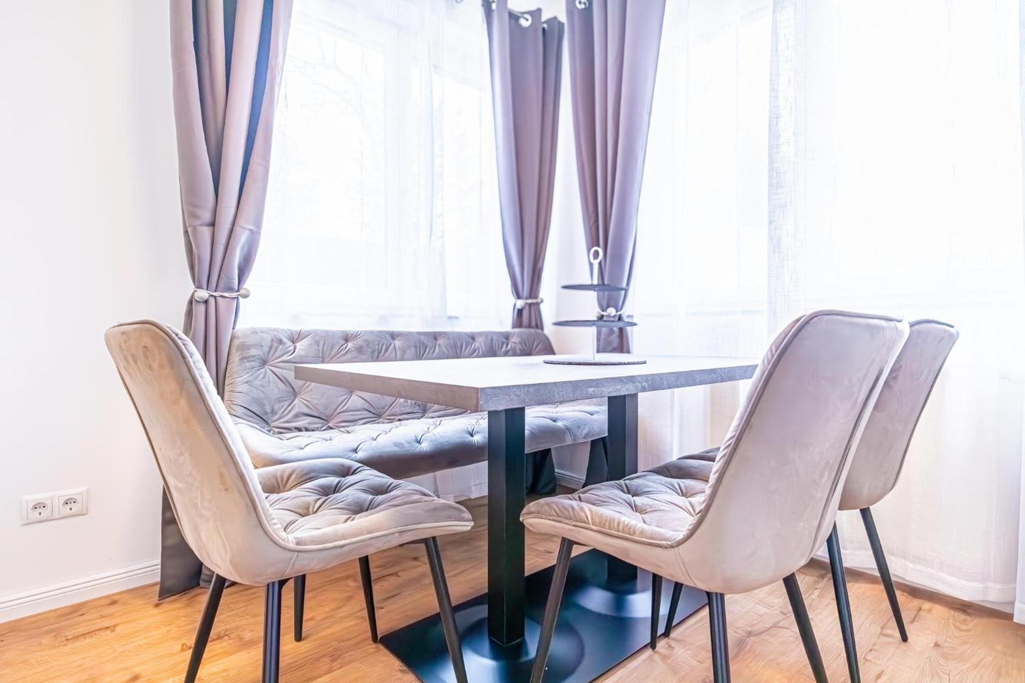 Charming 1Br And 1Lr Apt Modern Design Donaustadt เวียนนา ภายนอก รูปภาพ